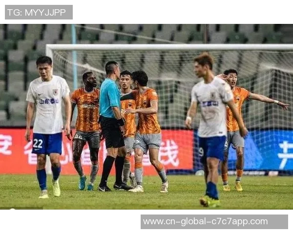 中超第3轮富力与上港上半场激战回顾精彩瞬间与战术分析